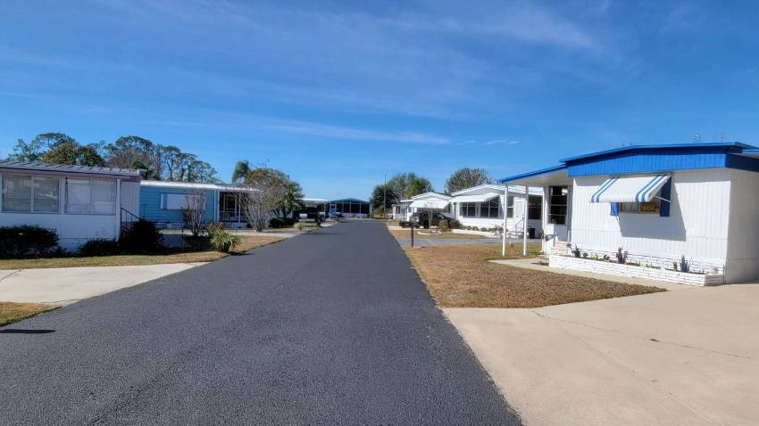 205 Rainbow Lane West a Dundee, FL Mobile or Manufactured Home for Sale